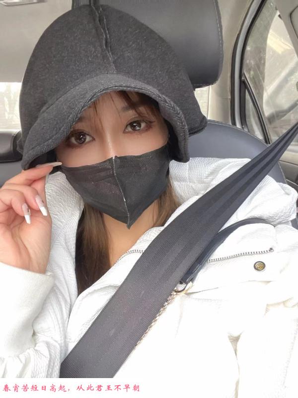 成都火车南站娇小妹子 第3张