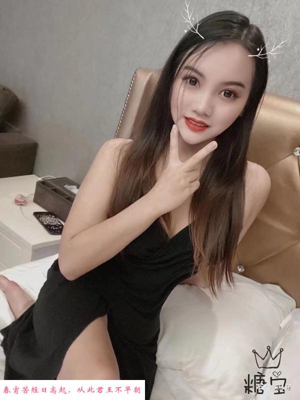 西区糖宝一字马 第2张