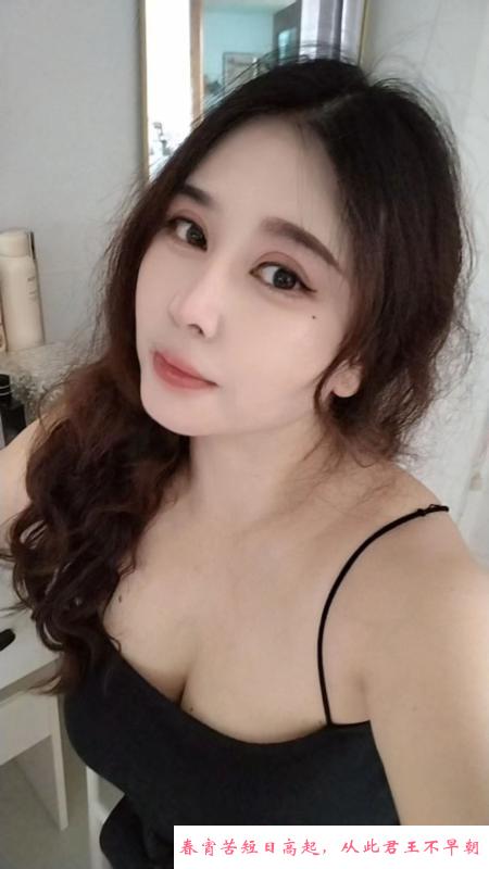 岛内少妇风韵犹存 第2张