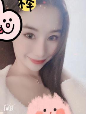 身材不错的静静 第1张
