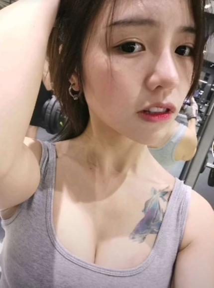 迷人的妖精性感小骚货 第2张