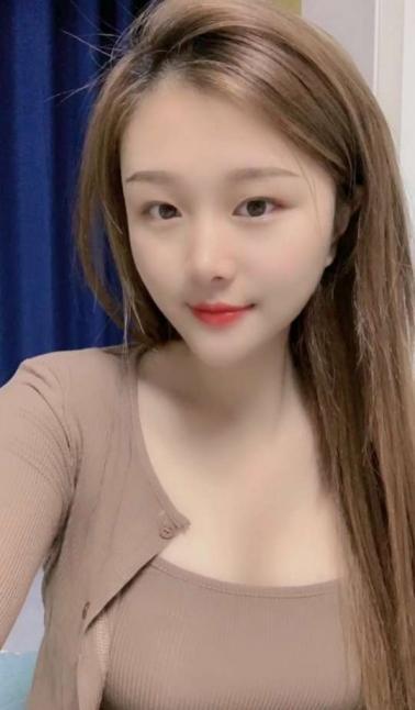 白嫩青春少女 第1张