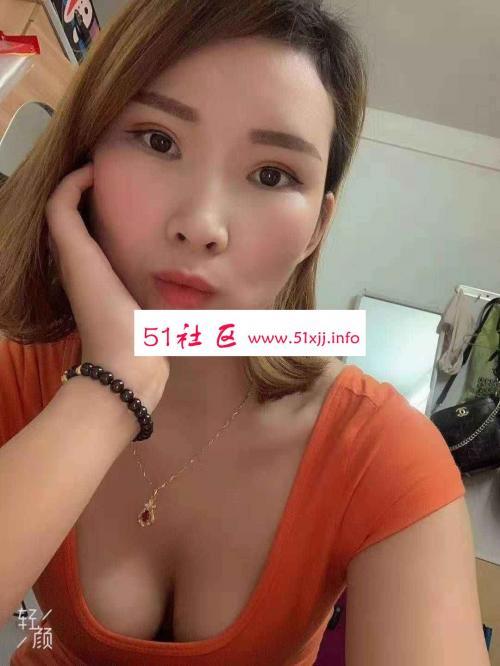 兼职9后，身材挺棒的 第2张