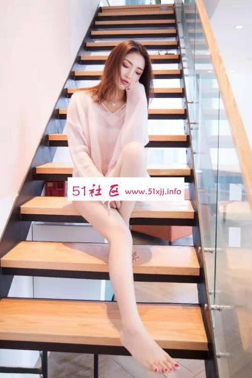 分享长发诱惑，樱桃小嘴兼职学妹 第2张