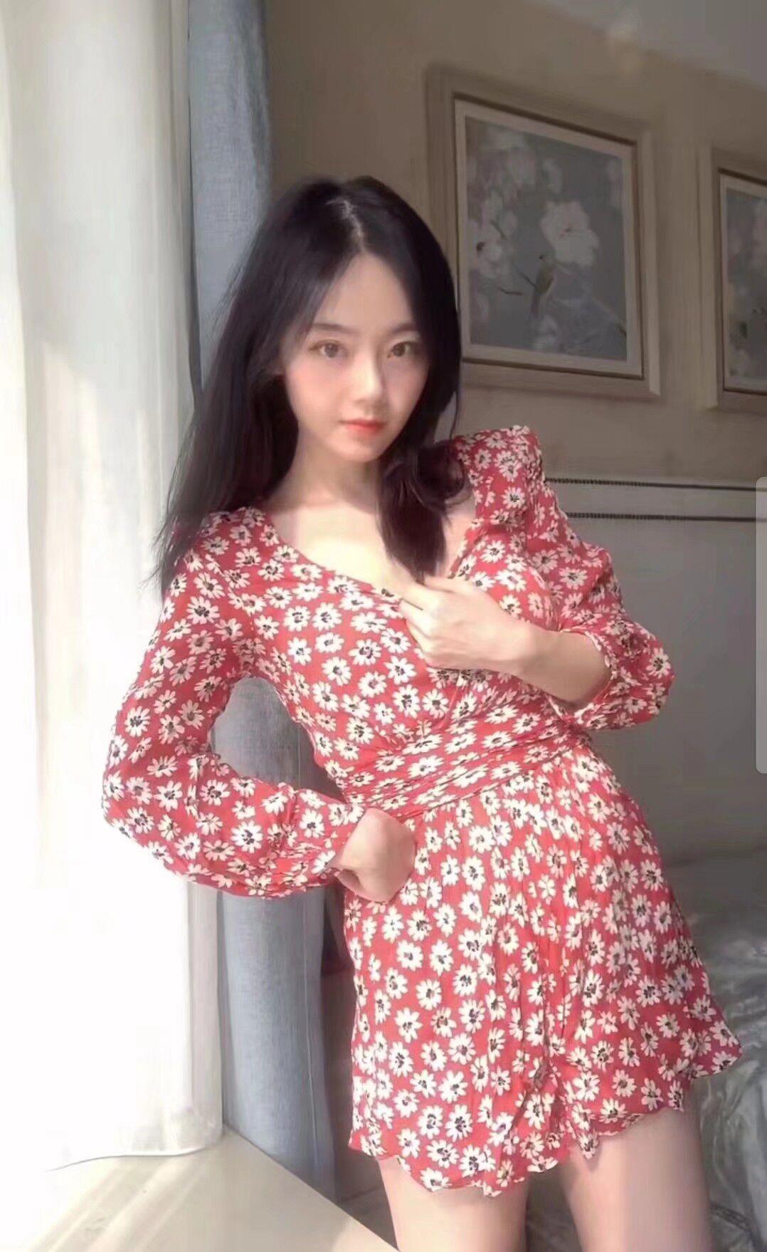 福田小甜：S型标准身材，人美波大服务系 第1张
