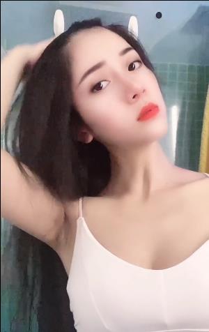兼职嫩模，颜值高，身材很好，胸.大.有质感 第1张
