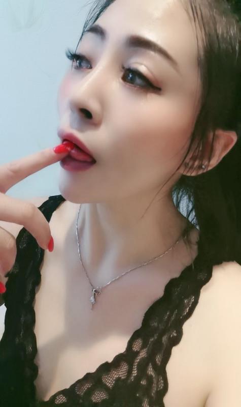 风骚少妇忘忧草 第2张