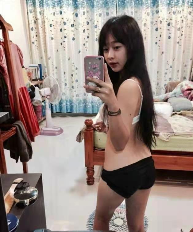 小巧精致的妹子 第2张
