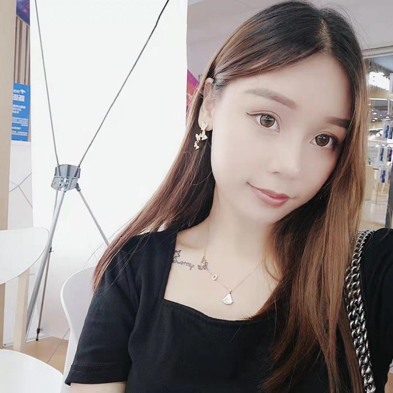 马群大胸美女 第1张