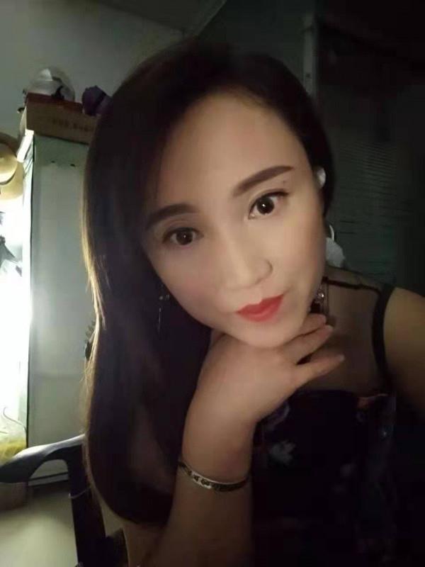 气质美熟女 第1张