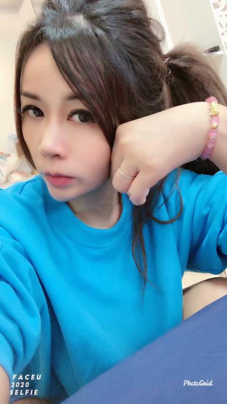 昆山万达妹子 第1张