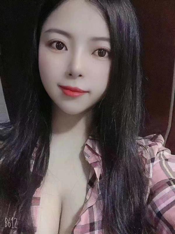 童颜巨乳吖吖 第1张