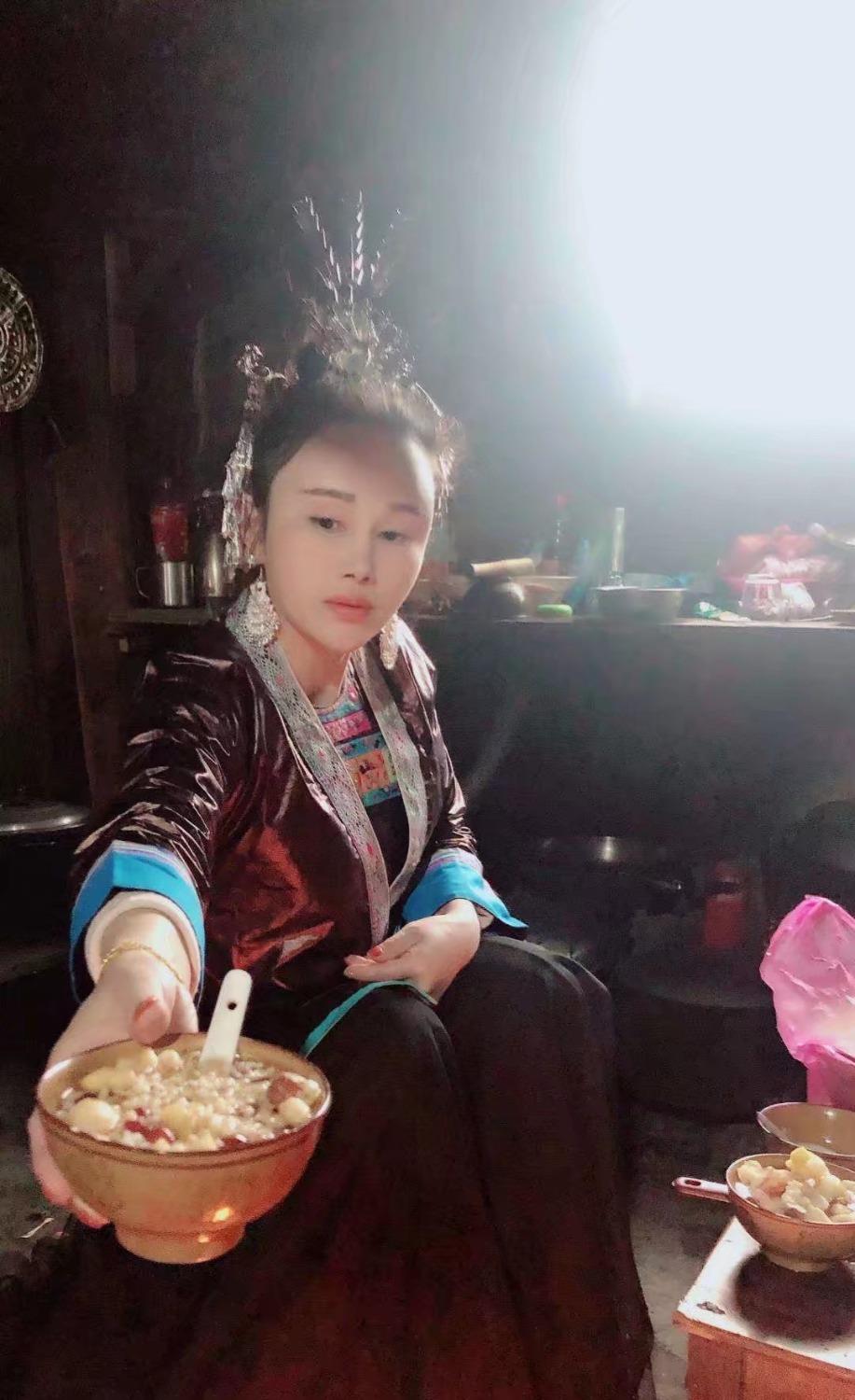 内射苗族妹纸 第2张