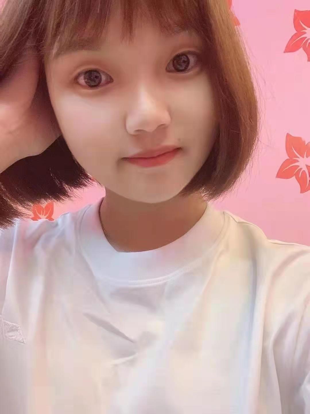 00后纯兼职小美女乖巧可爱人美肤白很有感觉 第1张